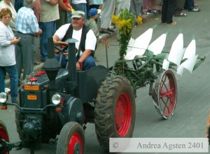 32LanzBulldogmitPflug